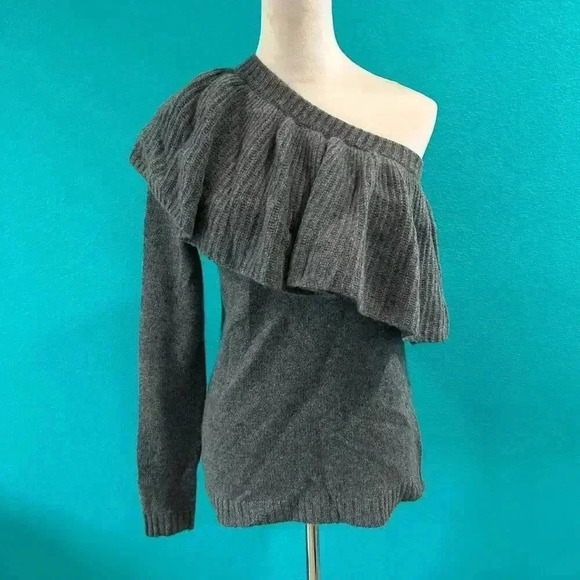 AQUA CASHMERE Gray One Shoulder Ruffled Pullover Sweater Size S - Picture 2 of 5